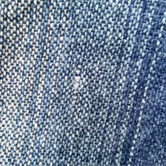 Accents New York Blue Rayon Chenille Square Scarf NWT O/S - Picture 12 of 13